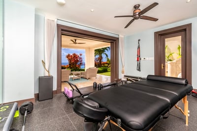 Luxury Villa Photo #43