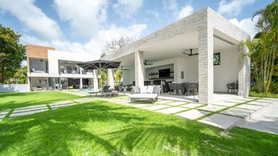Luxury Villa Photo #5