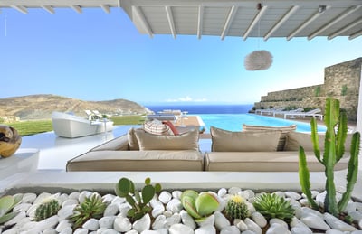 Luxury Villa Photo #2