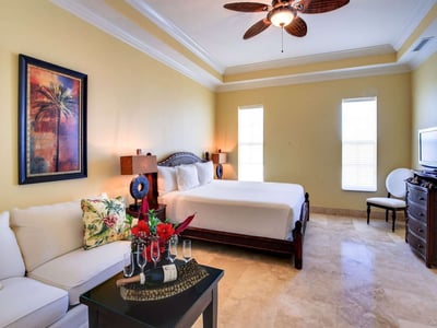 Luxury Villa Photo #6