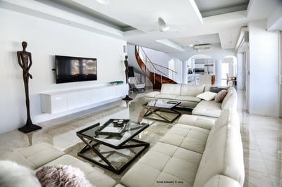 Luxury Villa Photo #15