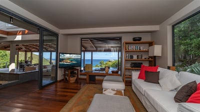Luxury Villa Photo #11