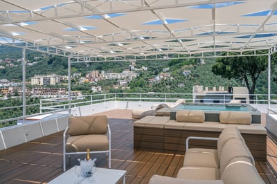 Luxury Villa Photo #13
