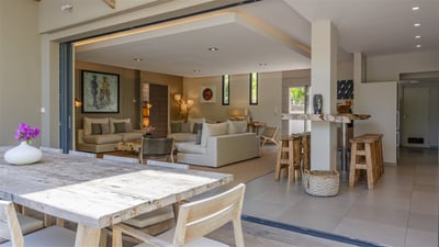 Luxury Villa Photo #32