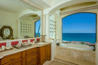 Luxury Villa Photo #26