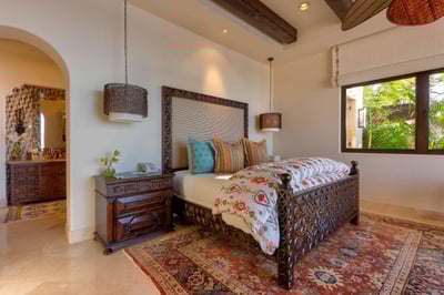 Luxury Villa Photo #32