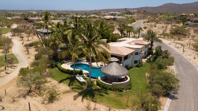 Luxury Villa Photo #2