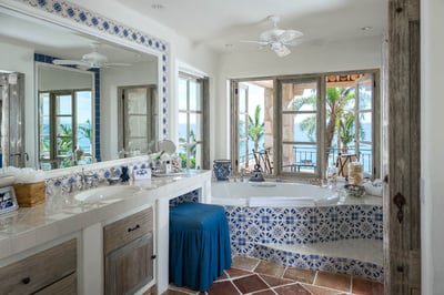 Luxury Villa Photo #22