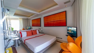 Bedroom 4: On the lower level. Queen size bed, air conditioning, HD-TV, Dish Network,