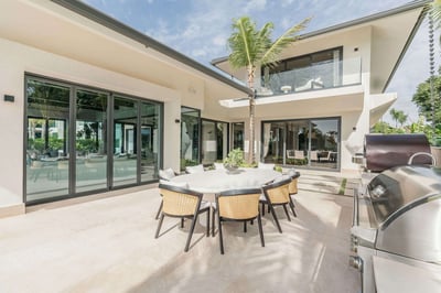 Luxury Villa Photo #13