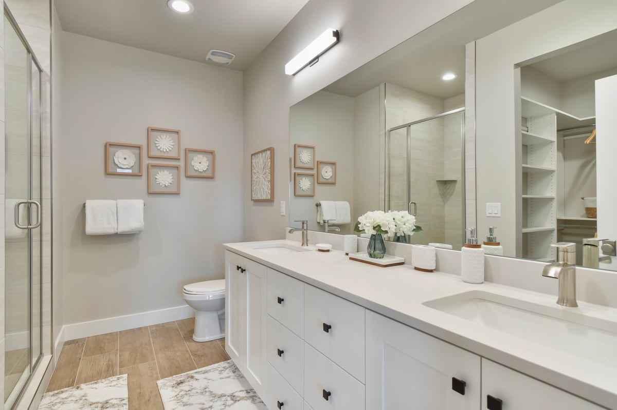 Mayflower Lakeside 942