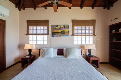 Luxury Villa Photo #21