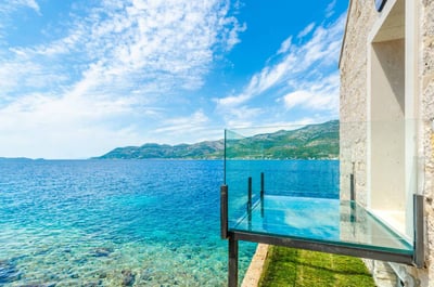 Luxury Villa Photo #22