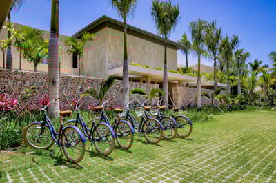 Luxury Villa Photo #11
