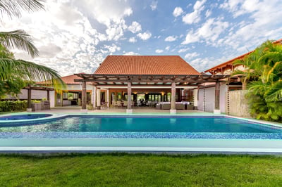 Luxury Villa Photo #2