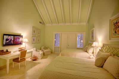 Luxury Villa Photo #26