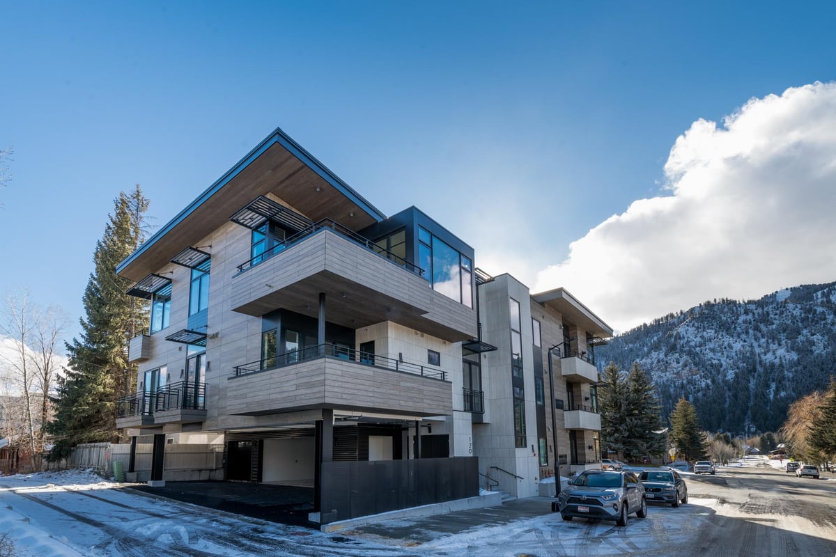 8th Street Luxury Townhome Unit 301