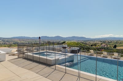 Luxury Villa Photo #6