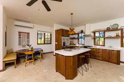 Luxury Villa Photo #10