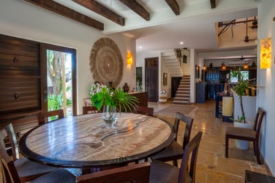 Luxury Villa Photo #34