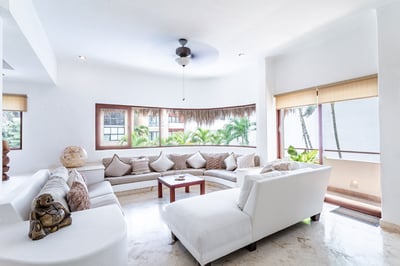 Luxury Villa Photo #21