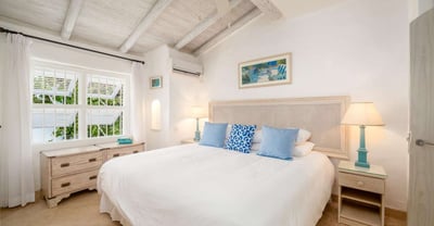 Luxury Villa Photo #15