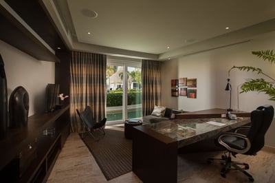 Luxury Villa Photo #23