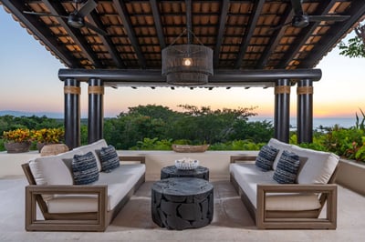 Luxury Villa Photo #5