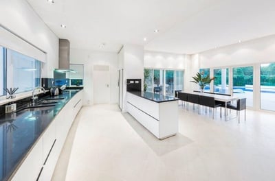 Luxury Villa Photo #14