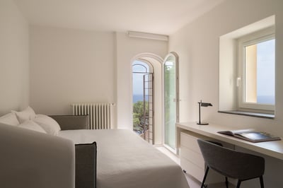 Luxury Villa Photo #4