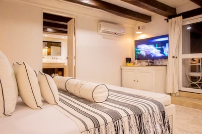 Luxury Villa Photo #50