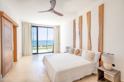 Luxury Villa Photo #28