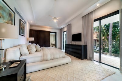 Luxury Villa Photo #24