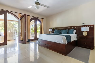 Luxury Villa Photo #27