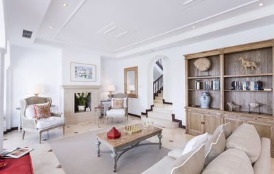 Luxury Villa Photo #12