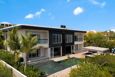 Luxury Villa Photo #2