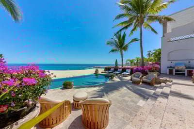 Luxury Villa Photo #9