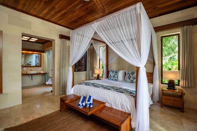 Luxury Villa Photo #22