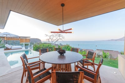 Luxury Villa Photo #9