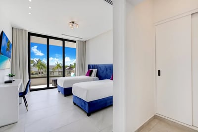 Luxury Villa Photo #50