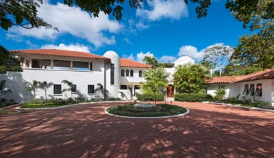 Luxury Villa Photo #6