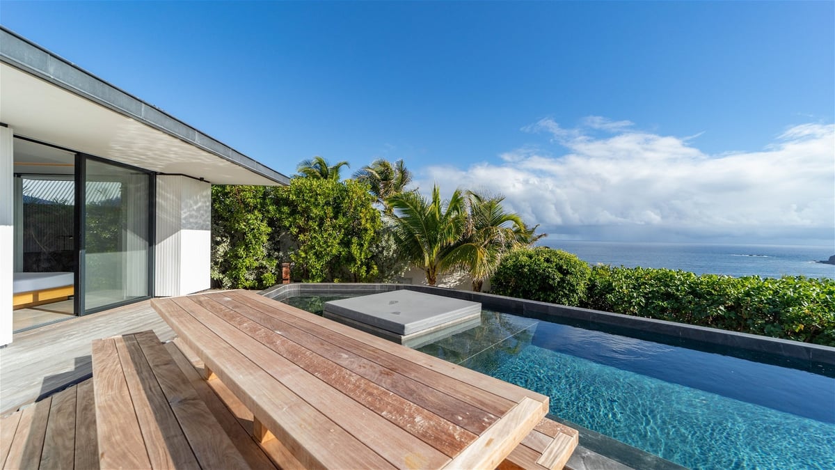 Pool & Terrace - Image 5