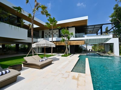 Luxury Villa Photo #7