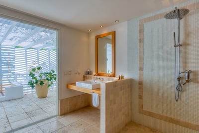 Luxury Villa Photo #41
