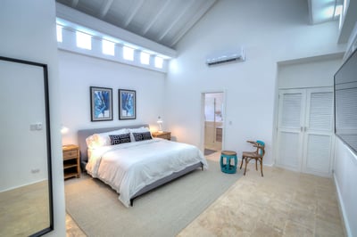 Luxury Villa Photo #28