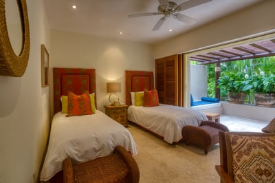 Luxury Villa Photo #57