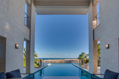 Luxury Villa Photo #15