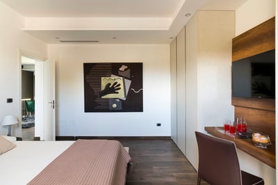 Luxury Villa Photo #43