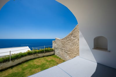 Luxury Villa Photo #11