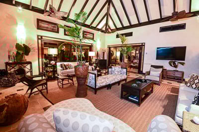 Luxury Villa Photo #30